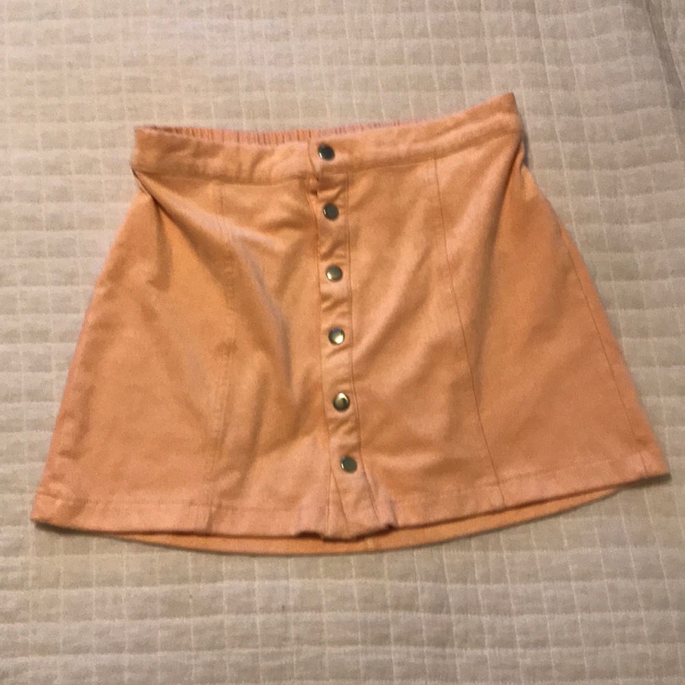 Forever 21 girl’s pink snap front skirt.